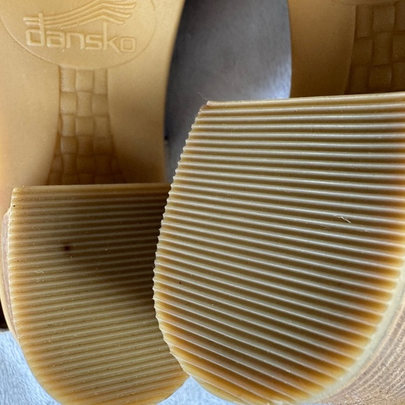 Dansko Deandra Studded Leather Block Heel Sandals in Tan Size 7.5 US/ 38 EU - Picture 11 of 12